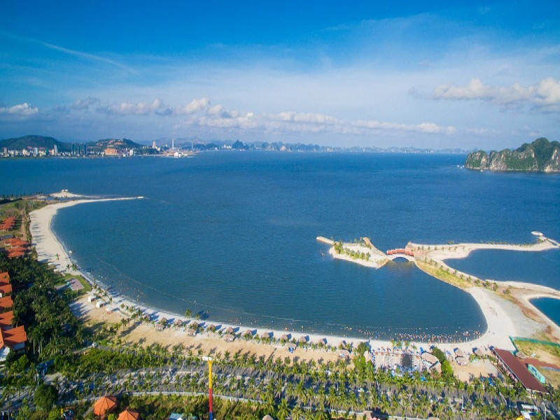 Bãi tắm Tuần Châu Quảng Ninh